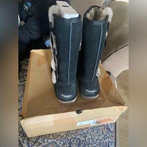 Women’s Black Ugg Winter Boots